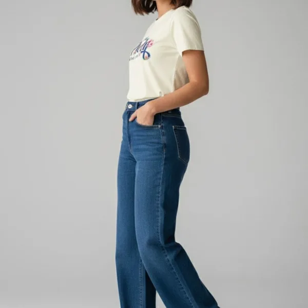 PREETY GRAPHIC PRINTED REGULAR T-SHIRT