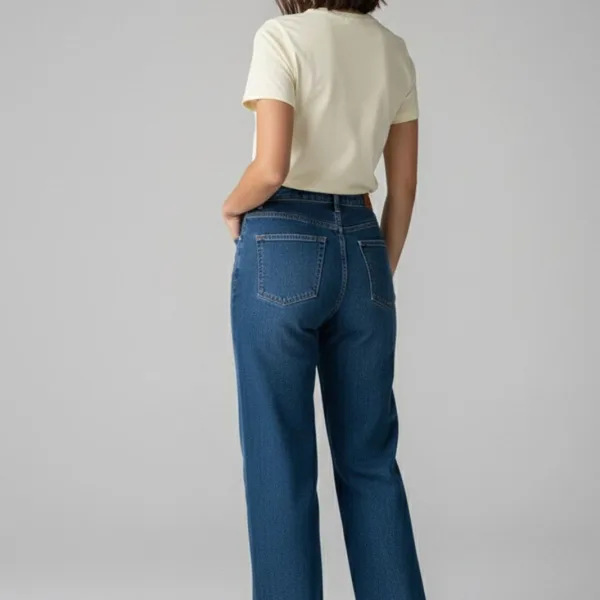 PREETY GRAPHIC PRINTED REGULAR T-SHIRT