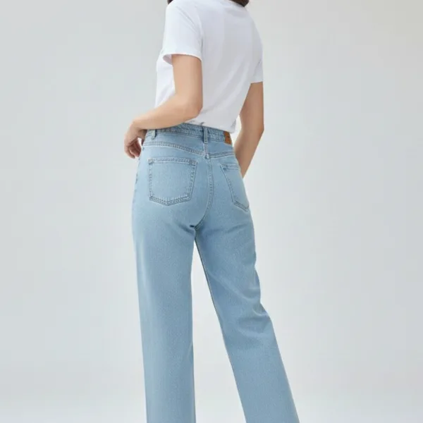 PREETY GRAPHIC PRINTED REGULAR T-SHIRT