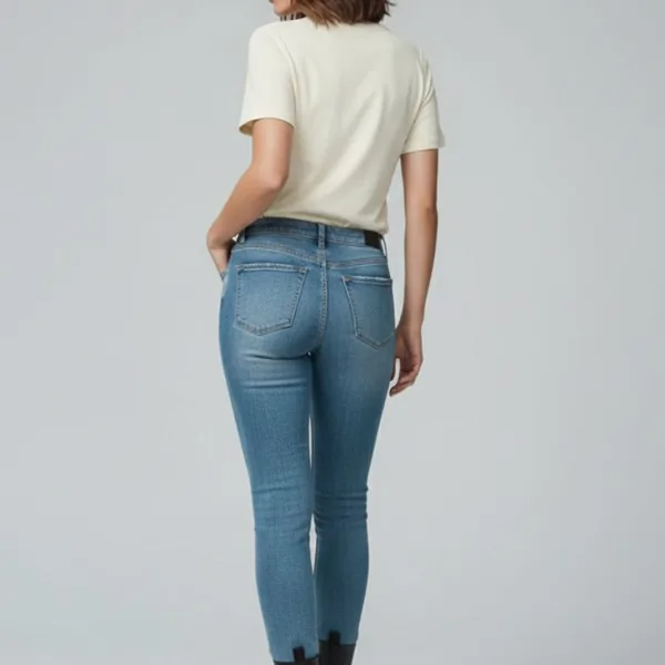 GRAPHIC PRINTED REGULAR T-SHIRT