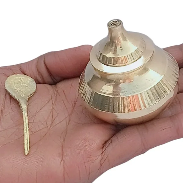 Mii Art Brass Sindoor Dibbi With Salai/Stick | Kumkum Box & Sindoor Dani for Pooja & Married Women | Traditional Brass Sindur Box (2 Inch, Golden)