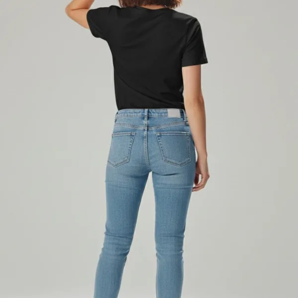 GRAPHIC PRINTED REGULAR T-SHIRT