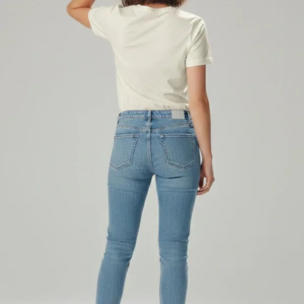 GRAPHIC PRINTED REGULAR T-SHIRT