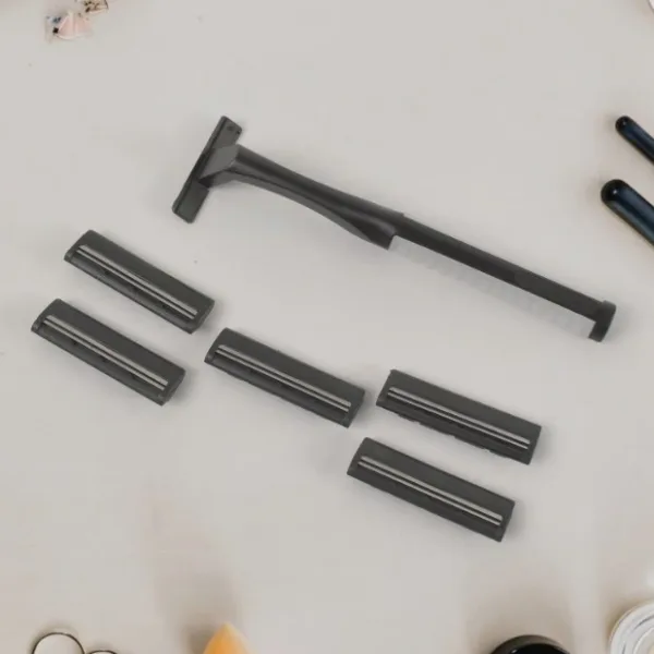 manual shaving razor with 5 blades